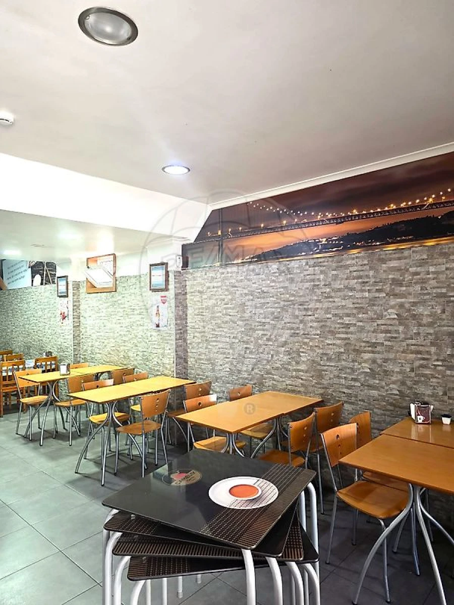 Negócio para Venda em Laranjeiro e Feijó Foto 12