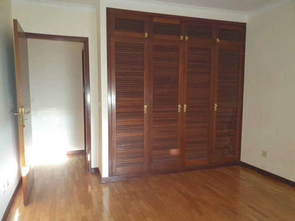 Apartamento T3 para Venda em São Martinho do Porto Foto 4