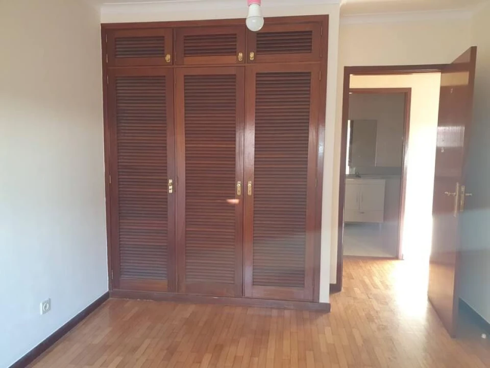 Apartamento T3 para Venda em São Martinho do Porto Foto 6