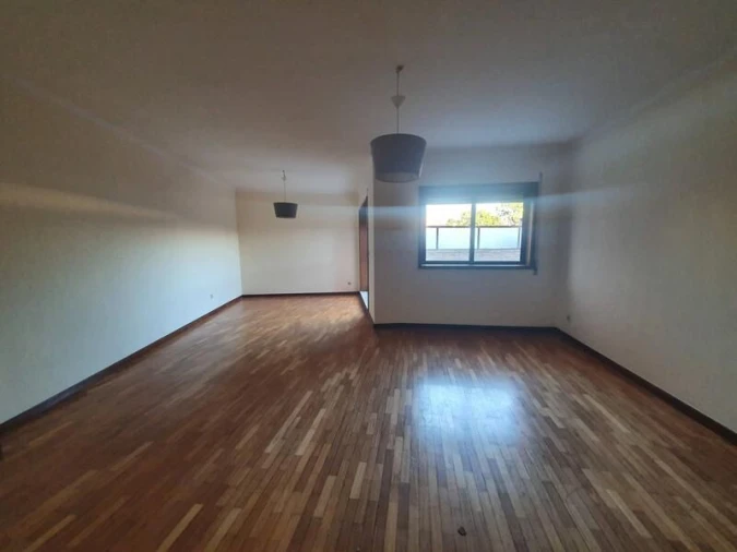 Apartamento T3 para Venda em São Martinho do Porto Foto 2