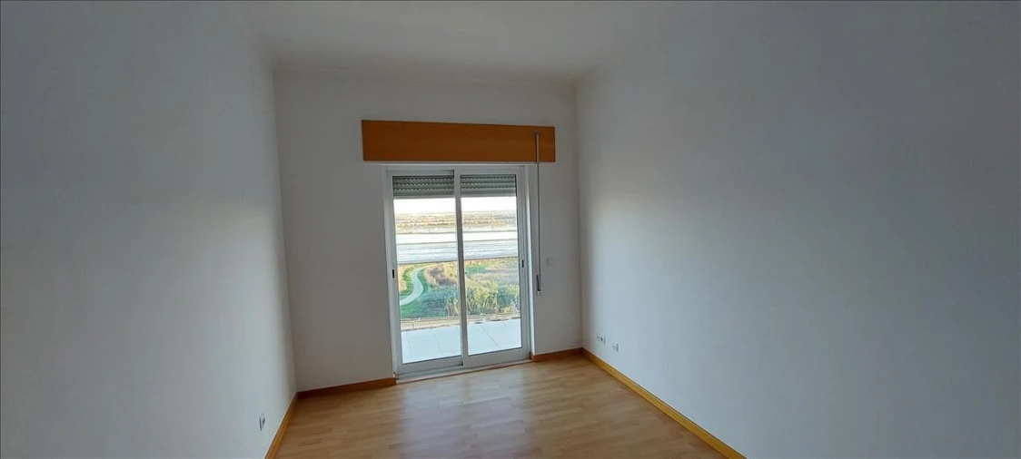 Apartamento T2 para Venda em Azambuja Foto 6
