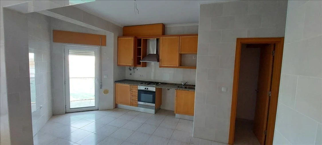 Apartamento T2 para Venda em Azambuja Foto 4