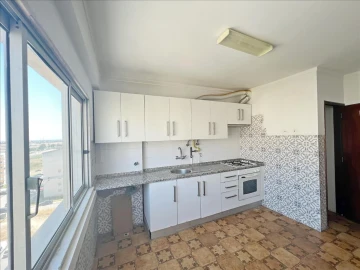 Apartamento T3 para Venda em Carregado e Cadafais