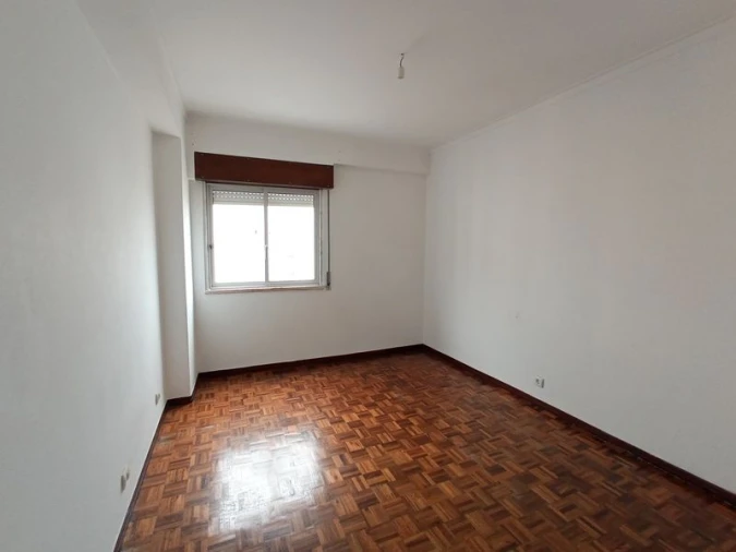 Apartamento T3 para Venda em Carregado e Cadafais Foto 11