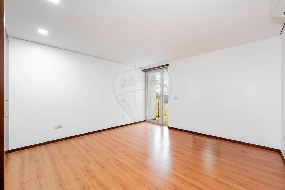 Apartamento T3 para Venda em Alvelos Foto 16