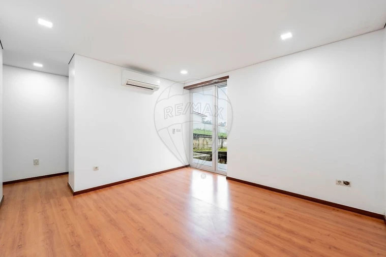 Apartamento T3 para Venda em Alvelos Foto 13