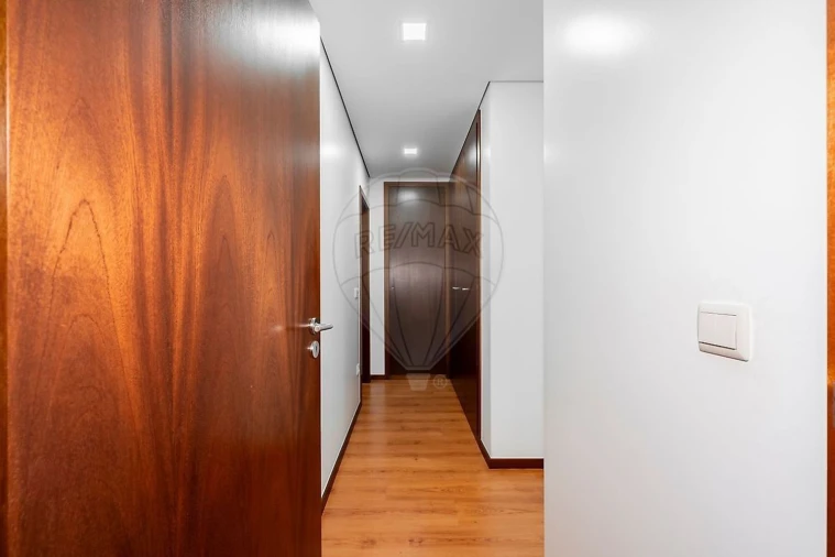 Apartamento T3 para Venda em Alvelos Foto 9