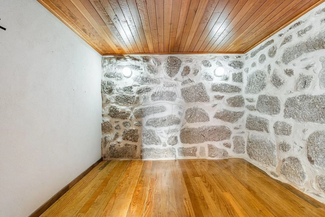 Moradia T4 para Venda em Ribeiros Foto 24