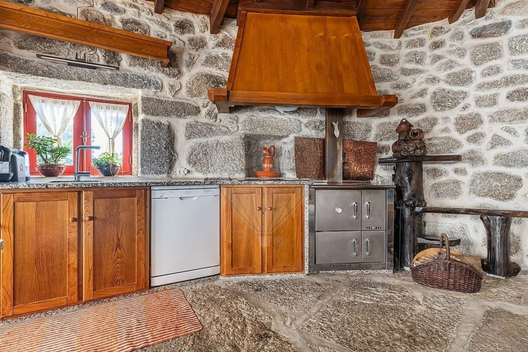 Moradia T4 para Venda em Ribeiros Foto 36