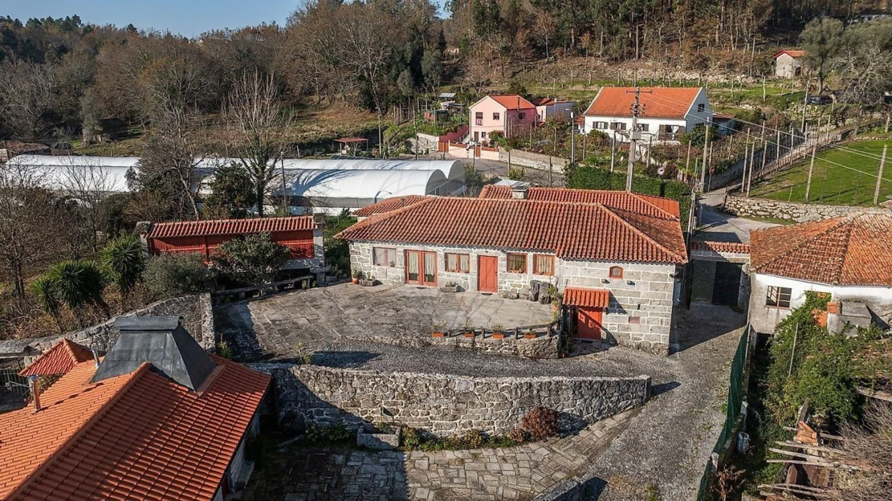 Moradia T4 para Venda em Ribeiros Foto 9