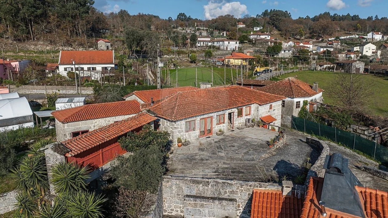 Moradia T4 para Venda em Ribeiros Foto 4