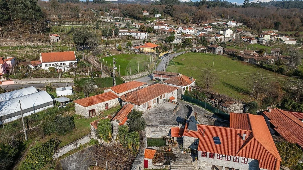 Moradia T4 para Venda em Ribeiros Foto 5