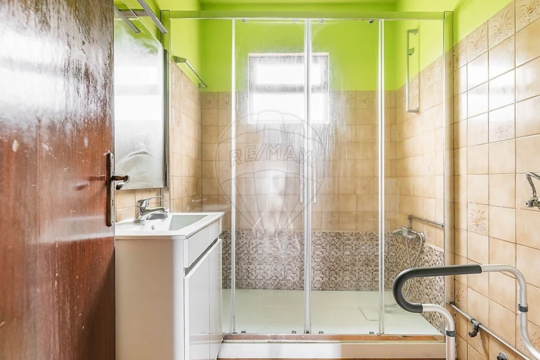 Moradia T6 para Venda em Travassos Foto 13