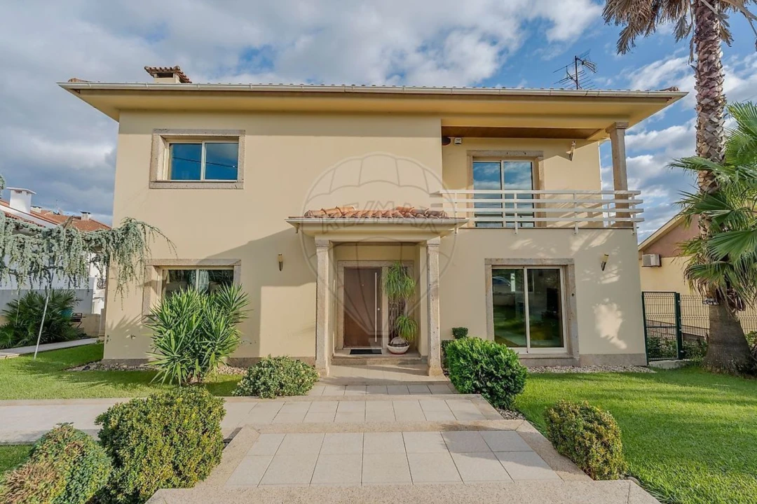 Moradia T3 para Venda em Loureira Foto 18