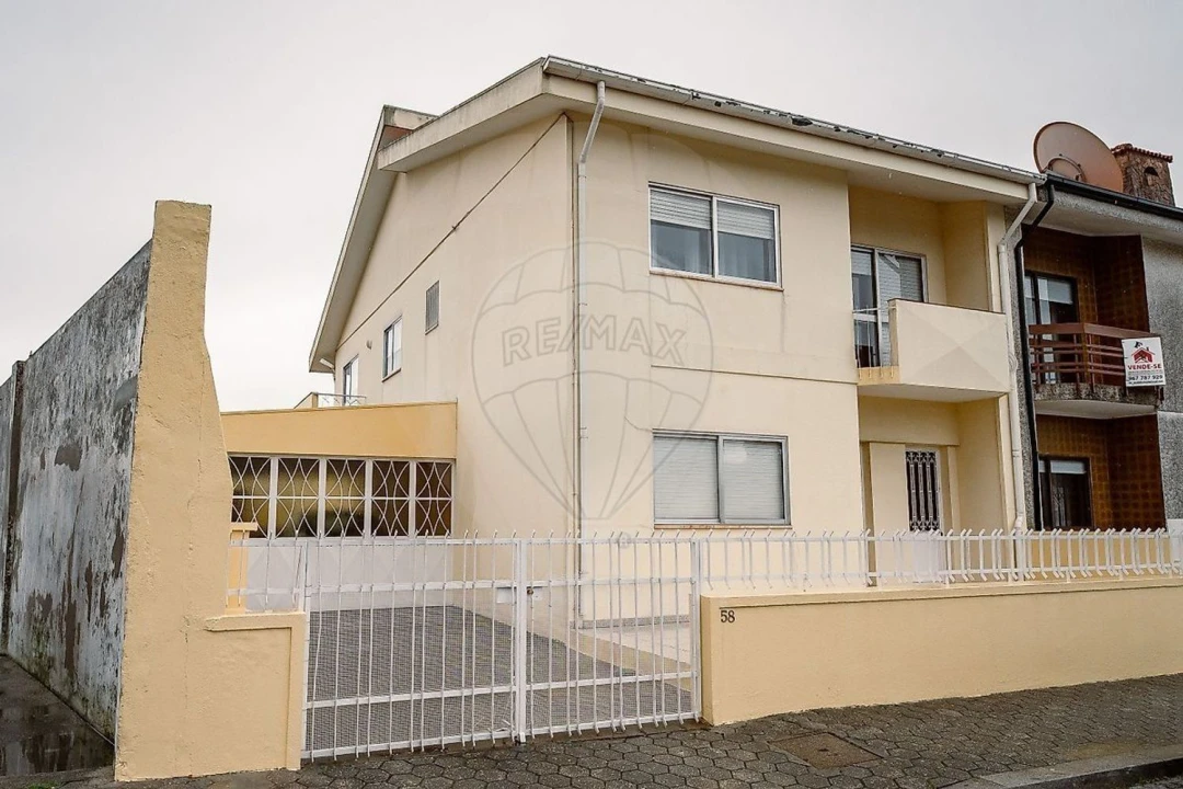 Moradia T1 para Venda em Santa Marinha e São Pedro da Afurada Foto 1