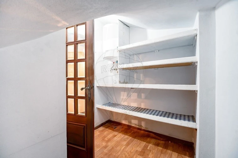 Moradia T1 para Venda em Santa Marinha e São Pedro da Afurada Foto 10