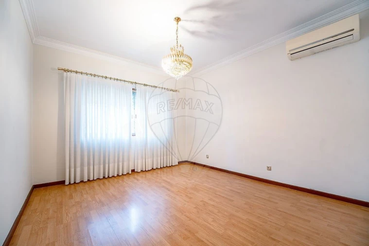 Moradia T1 para Venda em Santa Marinha e São Pedro da Afurada Foto 21