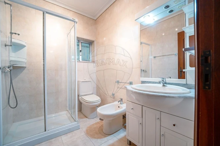 Moradia T1 para Venda em Santa Marinha e São Pedro da Afurada Foto 23