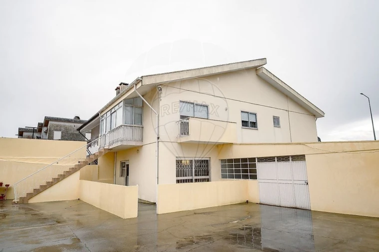 Moradia T1 para Venda em Santa Marinha e São Pedro da Afurada Foto 3