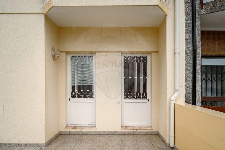 Moradia T1 para Venda em Santa Marinha e São Pedro da Afurada Foto 36