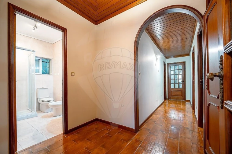 Moradia T1 para Venda em Santa Marinha e São Pedro da Afurada Foto 5