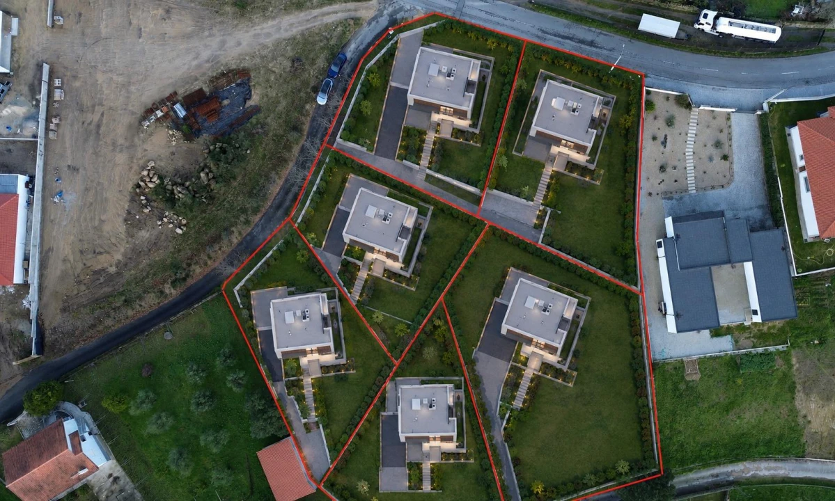 Terreno para Venda em Navió e Vitorino dos Piães Foto 1