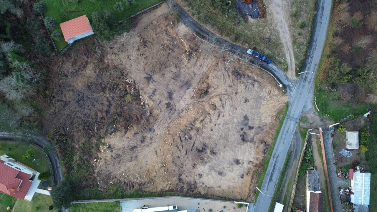 Terreno para Venda em Navió e Vitorino dos Piães Foto 7