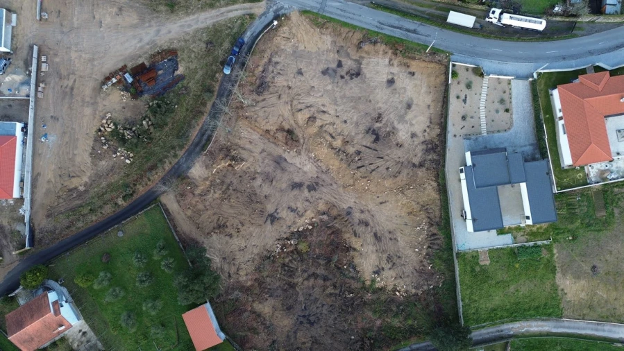 Terreno para Venda em Navió e Vitorino dos Piães Foto 2