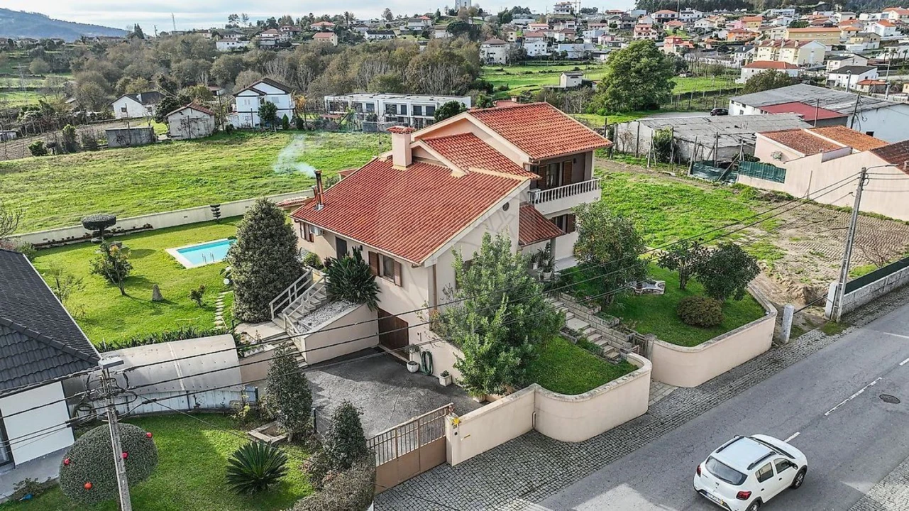 Moradia T4 para Venda em Taide Foto 14