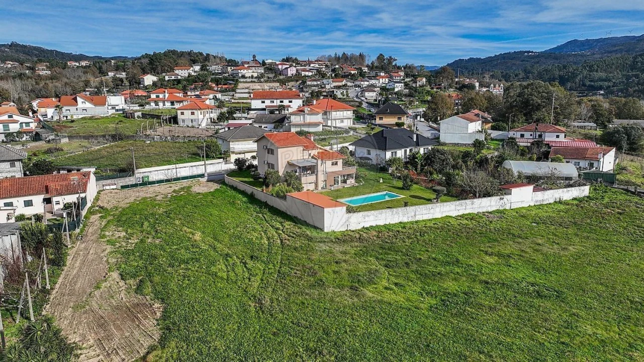 Moradia T4 para Venda em Taide Foto 16