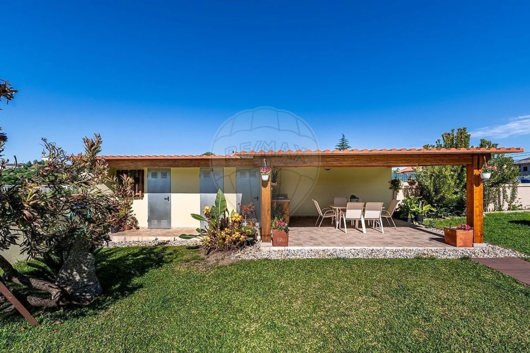 Moradia T4 para Venda em Taide Foto 27