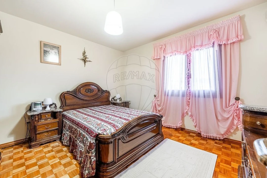 Moradia T4 para Venda em Taide Foto 36