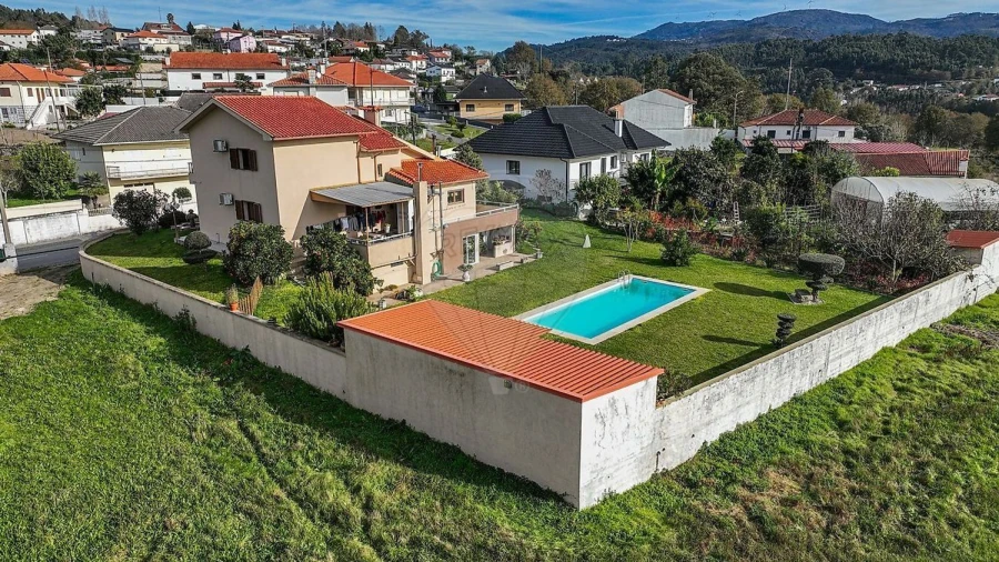 Moradia T4 para Venda em Taide Foto 1