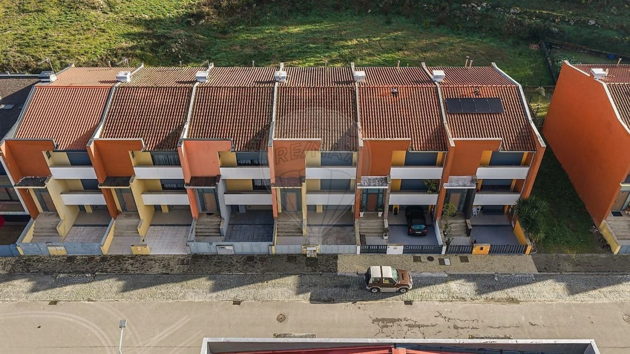 Moradia T3 para Venda em Povoa de Lanhoso (N. Senhora do Amparo) Foto 11