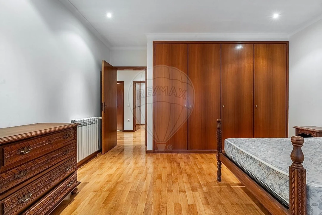 Moradia T4 para Venda em Azurem Foto 14