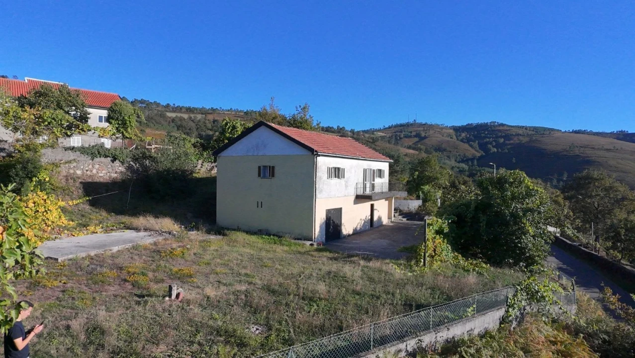 Moradia T3 para Venda em Ferral Foto 8