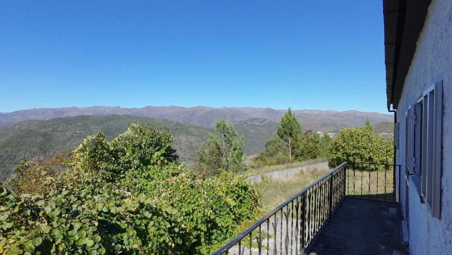 Moradia T3 para Venda em Ferral Foto 4