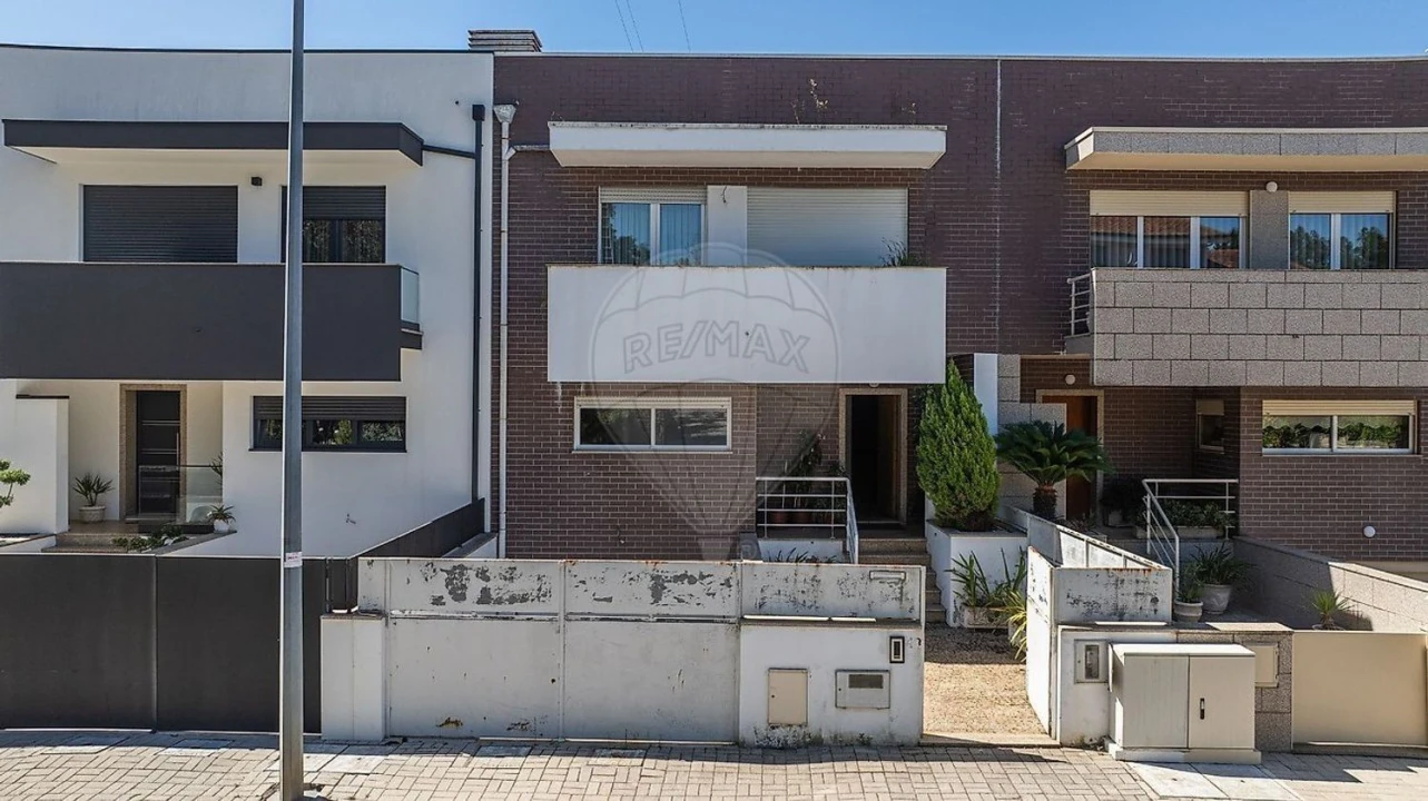Moradia T4 para Venda em Sequeira Foto 5