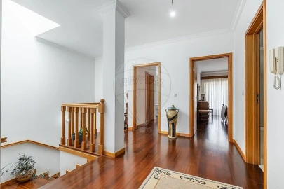 Moradia T4 para Venda em Sequeira