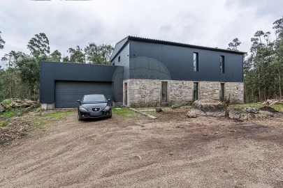 Moradia T3 para Venda em Figueiredo