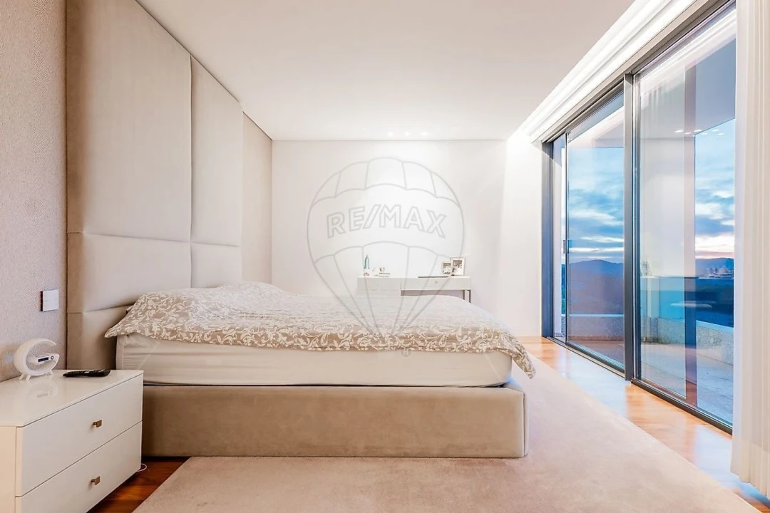 Moradia T4 para Venda em Costa Foto 24