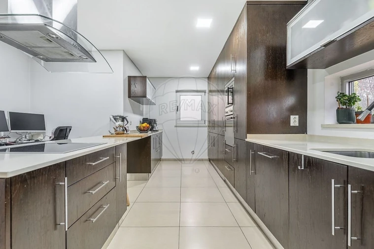 Moradia T3 para Venda em Taide Foto 6