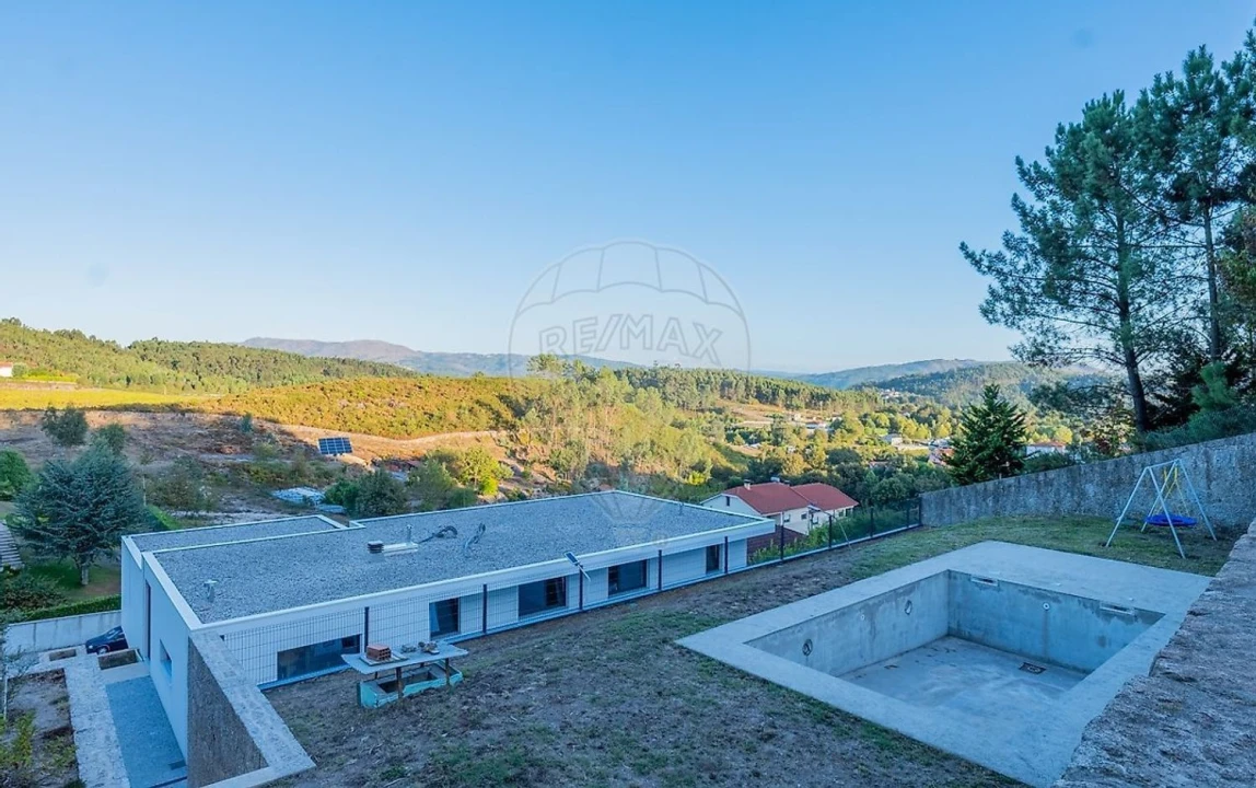 Moradia T3 para Venda em Povoa de Lanhoso (N. Senhora do Amparo) Foto 36