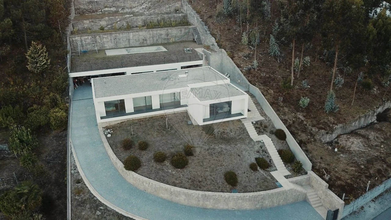 Moradia T3 para Venda em Povoa de Lanhoso (N. Senhora do Amparo) Foto 9