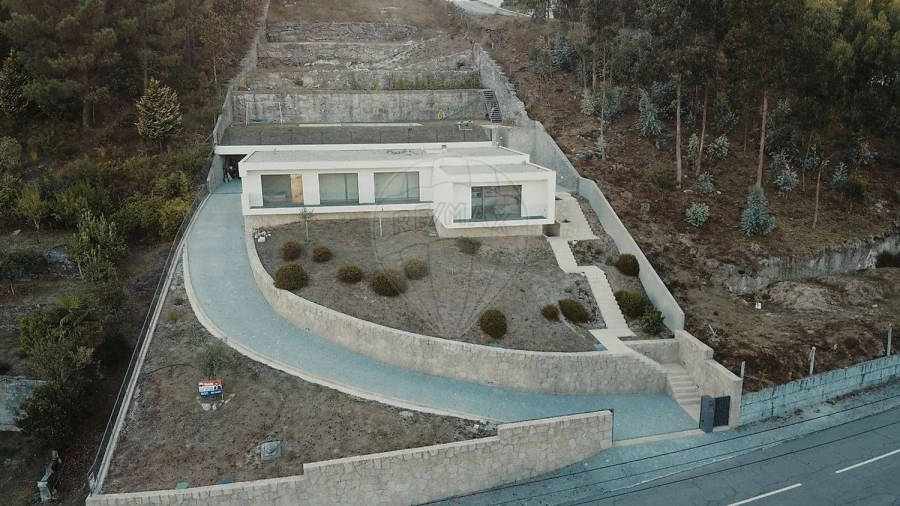 Moradia T3 para Venda em Povoa de Lanhoso (N. Senhora do Amparo) Foto 4