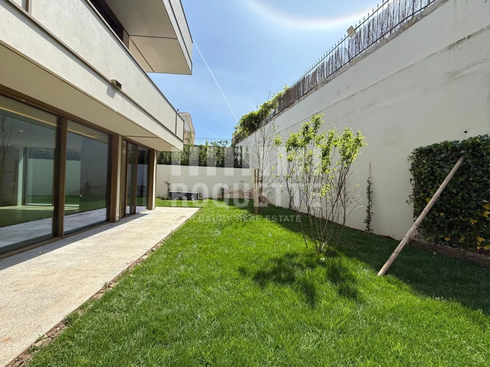 Apartamento T4 para Venda em Lordelo do Ouro e Massarelos Foto 19