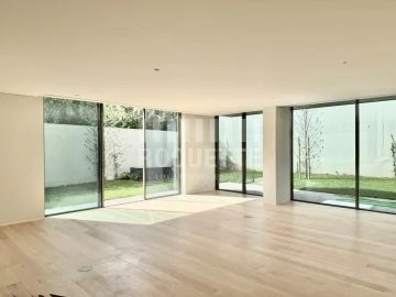 Apartamento T4 para Venda em Lordelo do Ouro e Massarelos