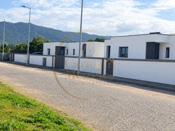 Moradia para Venda em Amares e Figueiredo