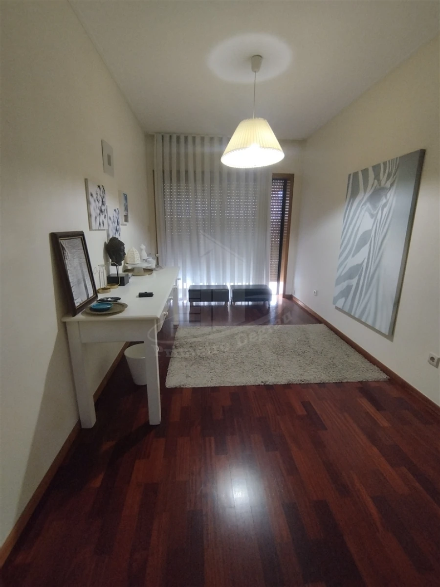 Apartamento T4 para Venda em Gualtar Foto 14
