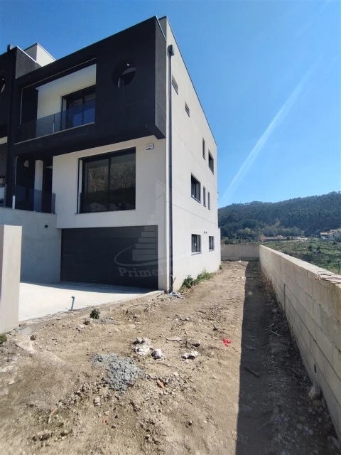 Moradia T3 para Venda em Morreira e Trandeiras